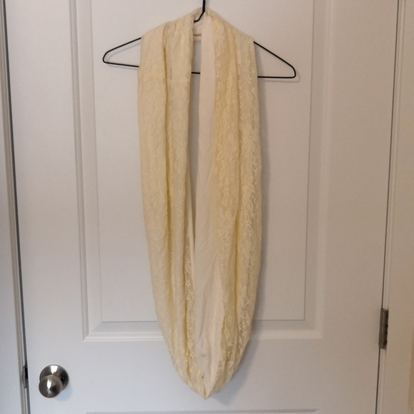 ✨2 for $10✨ Infinity scarf - Picture 1 of 3